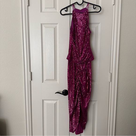 NWT Belle Badgley Mischka
Isabella Sequin Mock Neck Sleeveless Pencil Dress - Picture 4 of 9